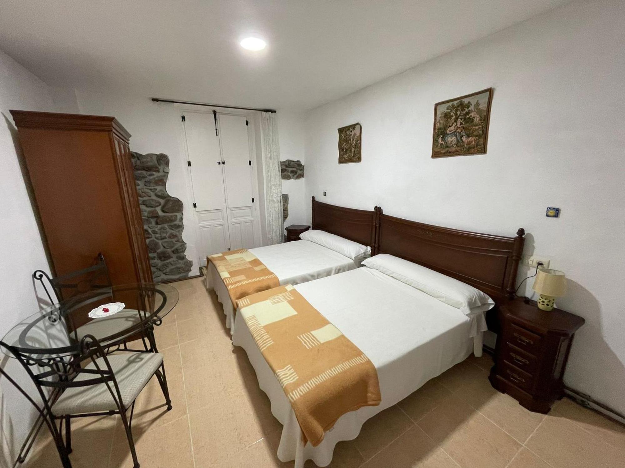 Hotel El Nuevo Semellon Aceptamos Mascotas Tineo Exterior foto